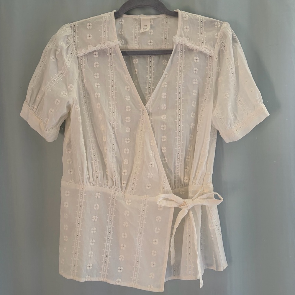 H&M white Embroidered Wrap Boho Short Sleeve Blouse, size 6